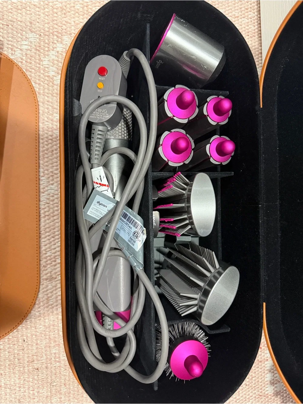 Dyson Airwrap Complete Set - gently used - Picture 4 of 6